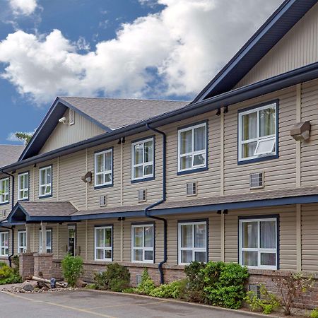 Super 8 By Wyndham Sault Ste Marie On Hotel Exterior photo