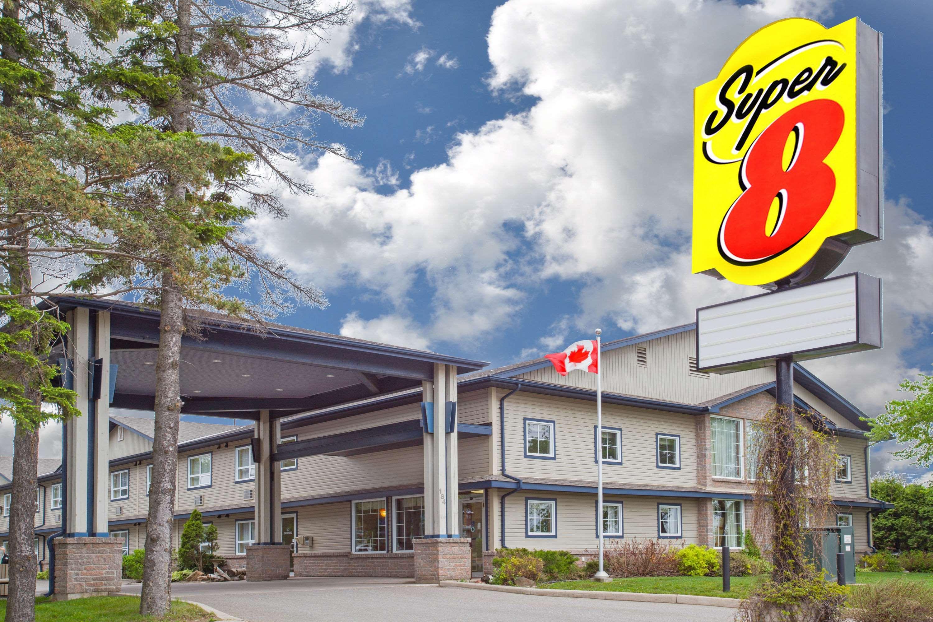 Super 8 By Wyndham Sault Ste Marie On Hotel Exterior photo